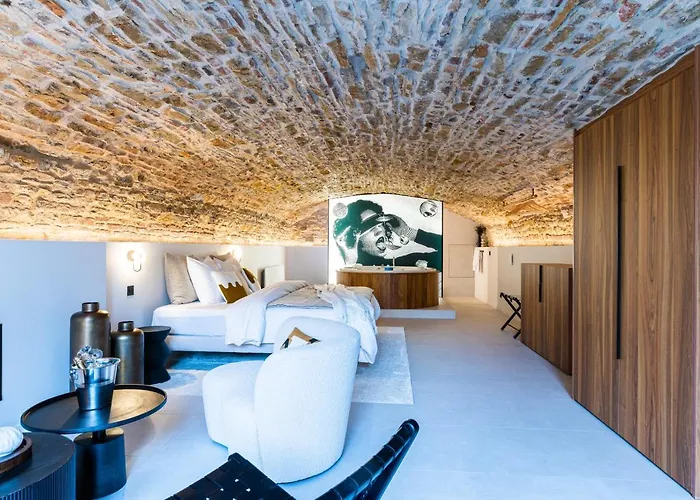 Legend Majestic - Insolite & Unique - Champagne - Parking Prive